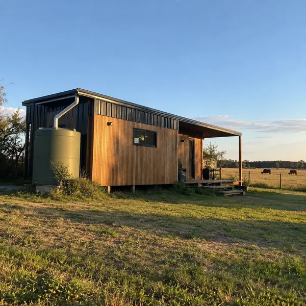 Ilustración: Tiny house de campo en Uruguay, vista lateral